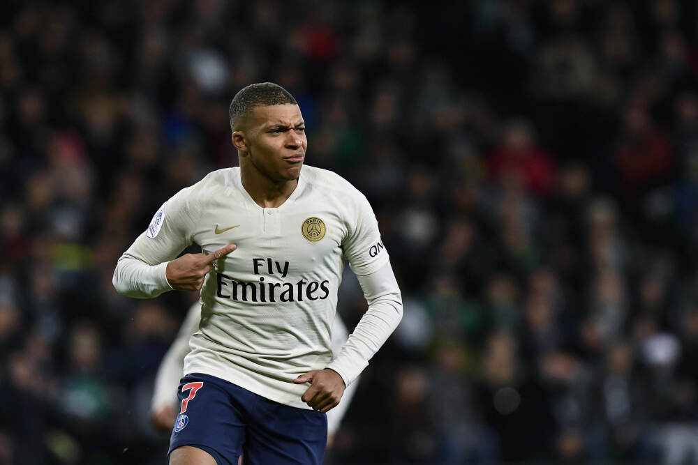 从“能对话”到“能决策”  全产业AI大模型加速深耕产业服务场景丨一克商评